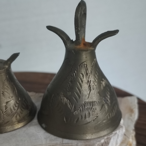 Bells Of Sarna India Brass Etched Bells Lot Of 5 different Size Bells Christmas - Picture 11 of 16